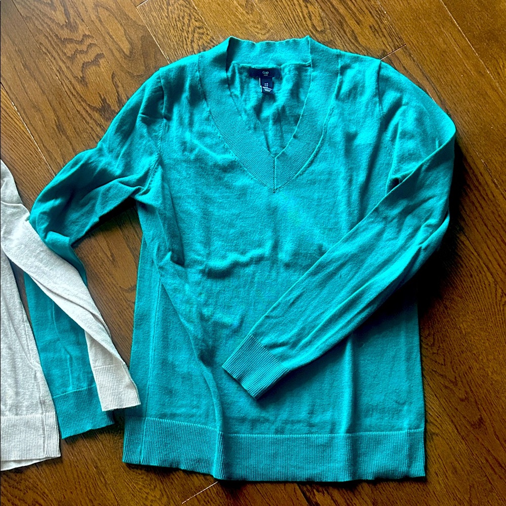 GAP Cotton V Neck Sweaters - One Jade Green and One Beige - Sz S-Excellent Cond